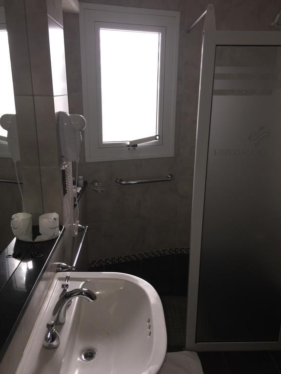 Hotel Euzko Alkartasuna Macachín 외부 사진