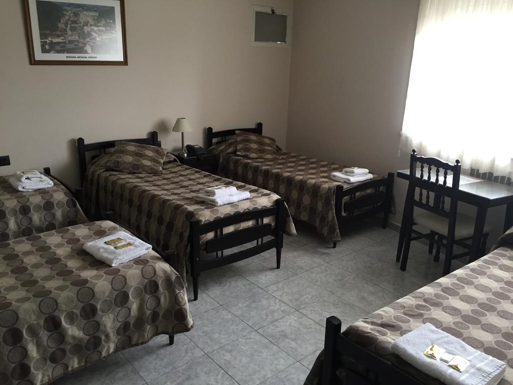 Hotel Euzko Alkartasuna Macachín 외부 사진