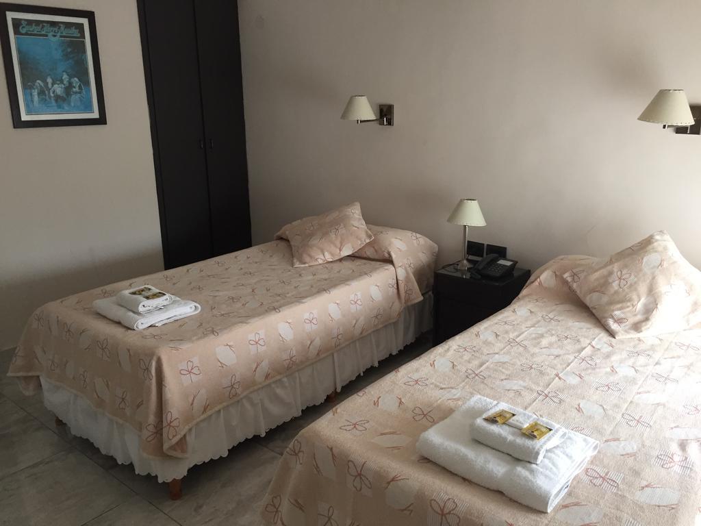 Hotel Euzko Alkartasuna Macachín 외부 사진